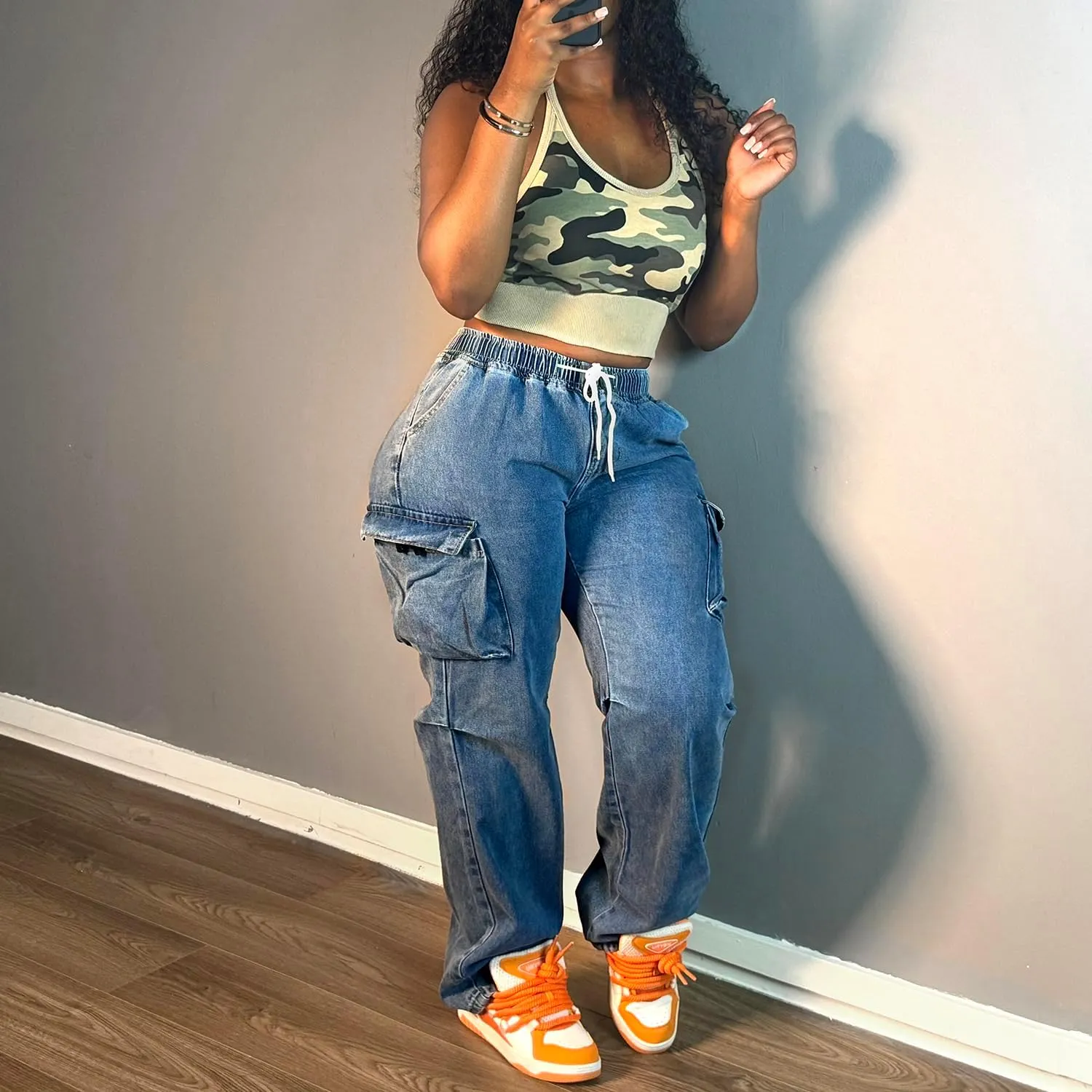 Mid Rise Cargo Jeans Women Elastic Waist Stretch Wide Leg Denim Pants with Pockets Baggy Streetwear Pants y2k