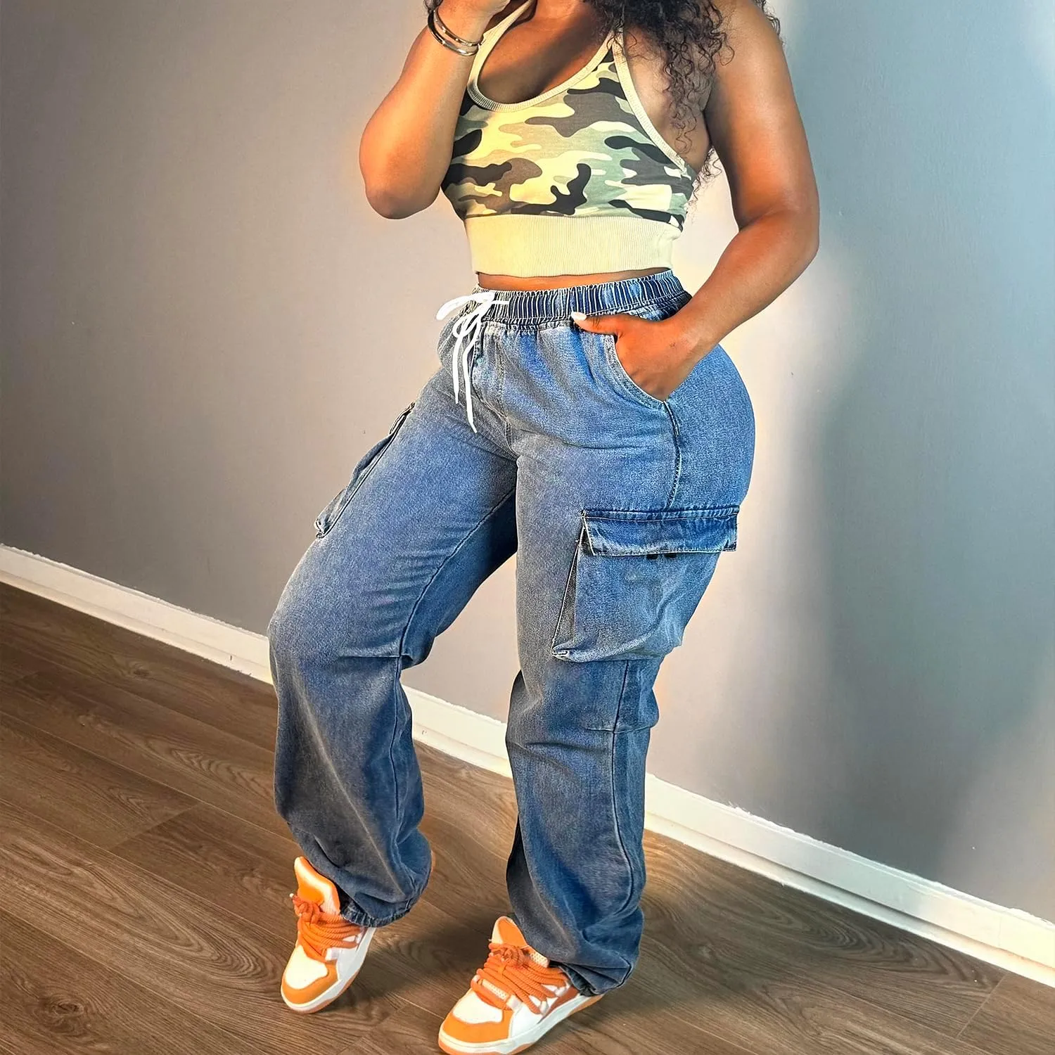 Mid Rise Cargo Jeans Women Elastic Waist Stretch Wide Leg Denim Pants with Pockets Baggy Streetwear Pants y2k