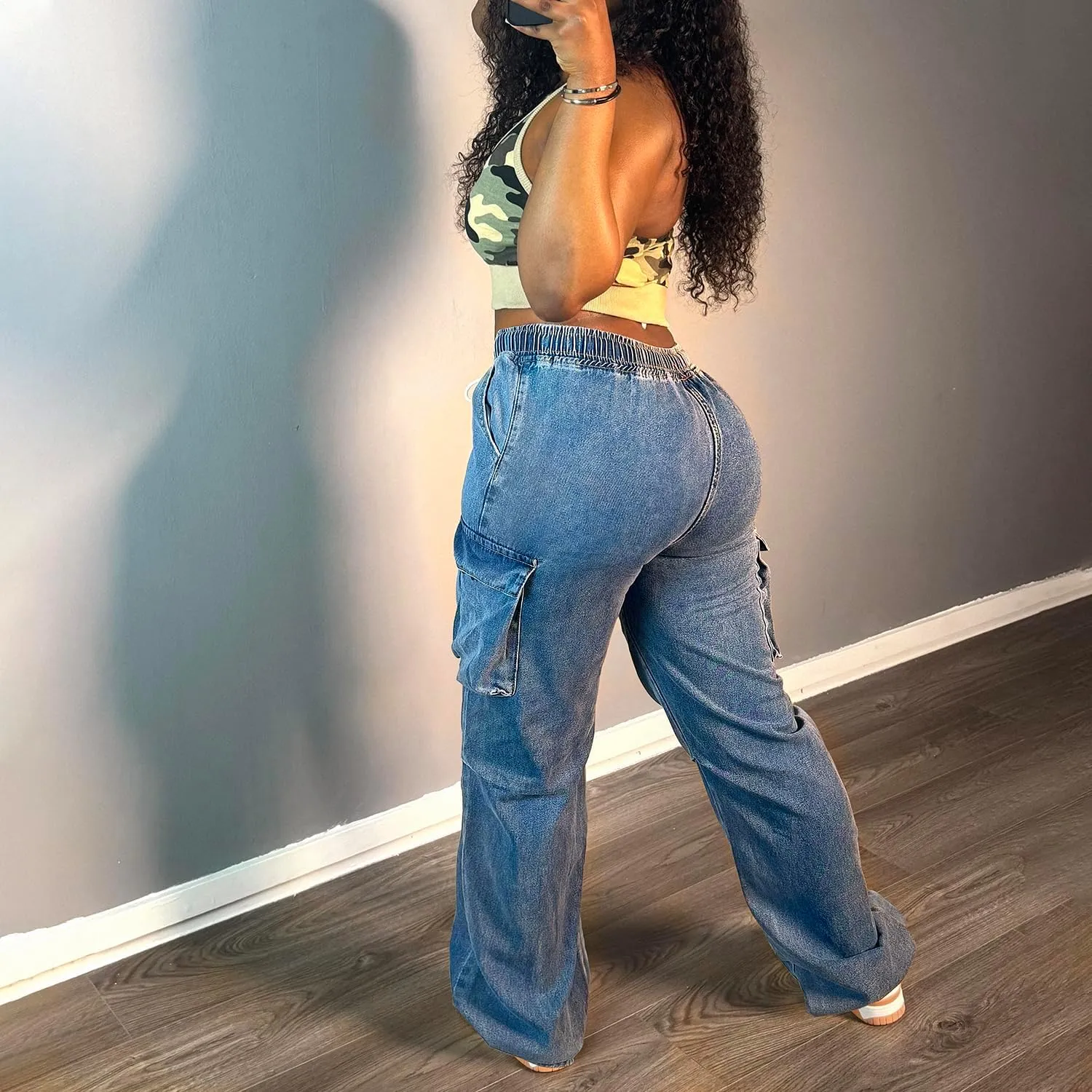 Mid Rise Cargo Jeans Women Elastic Waist Stretch Wide Leg Denim Pants with Pockets Baggy Streetwear Pants y2k