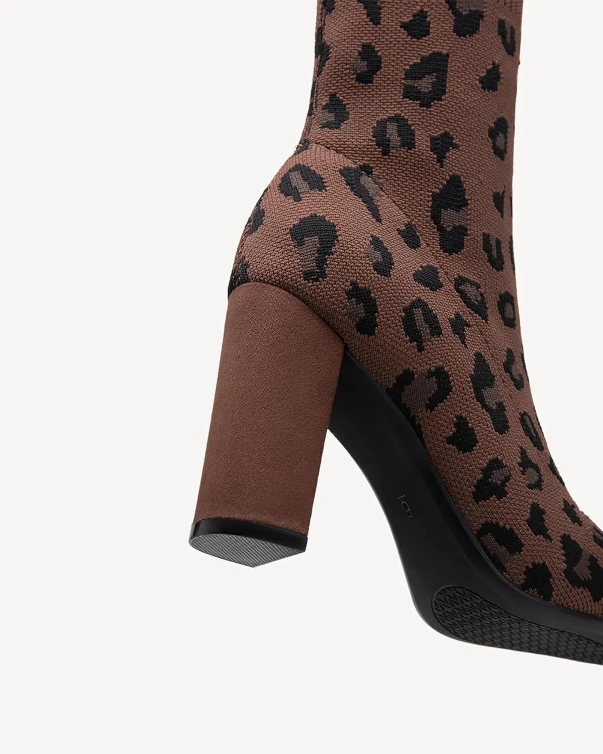 Mousse FIT Women’s Minimalist Pointed Toe Chunky Heeled Ankle Boots