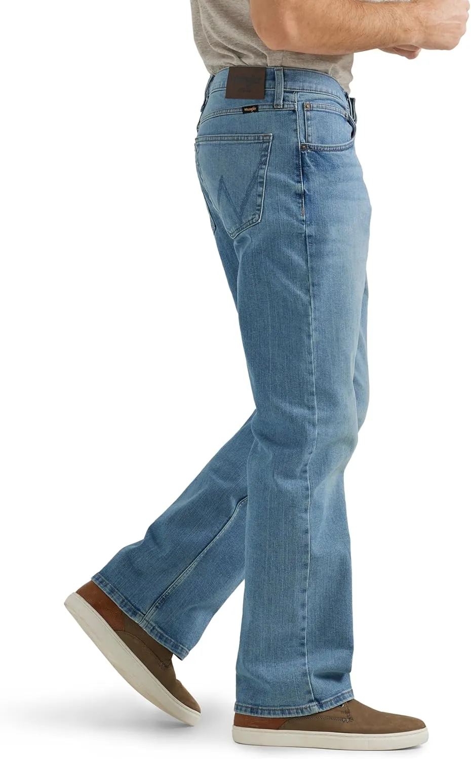 Wrangler Men's Free to Stretch Relaxed Fit Bootcut Jean