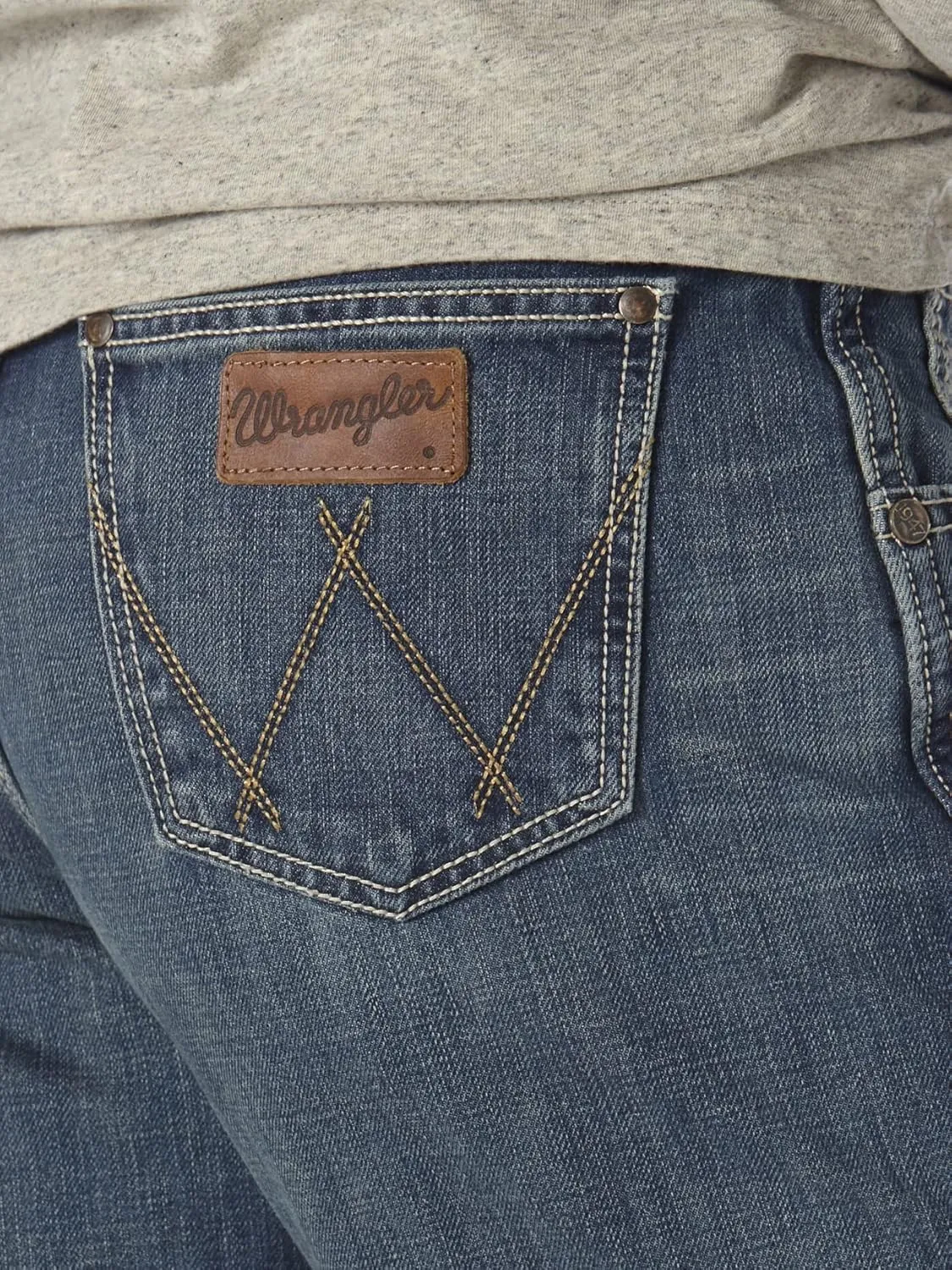 Wrangler Men's Retro Relaxed Fit Bootcut Jeans
